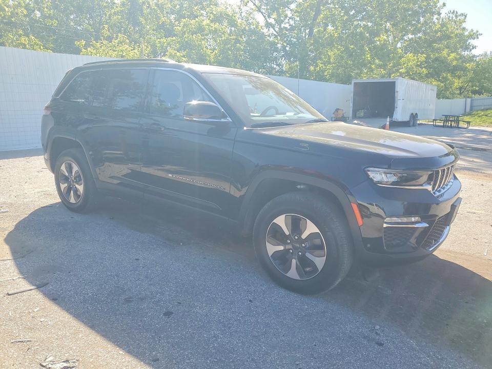 2022 Jeep Grand cherokee VIN 1C4RJYB6XN8758943 COPART salvage auction — NORMAL WEAR, Mo - Certificate Of Title, sold $19,600 on 2026-07-02 (photo 4)