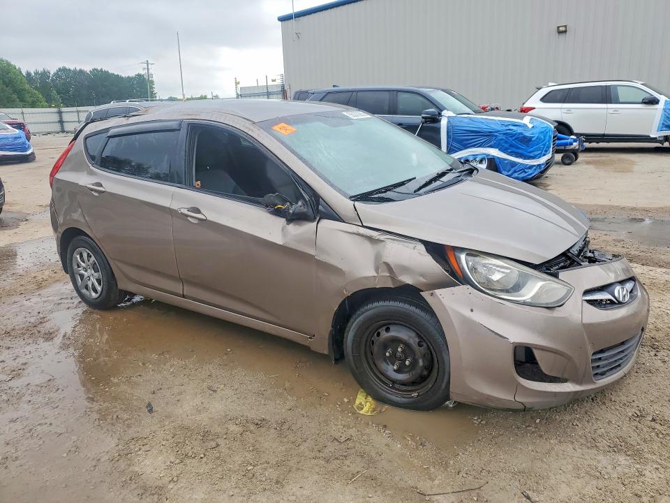 2013 Hyundai Accent VIN KMHCT5AE1DU111095 COPART salvage auction — ROLLOVER, SC - CERT OF TITLE-SALVAGE, sold $200 on 2026-07-06 (photo 4)