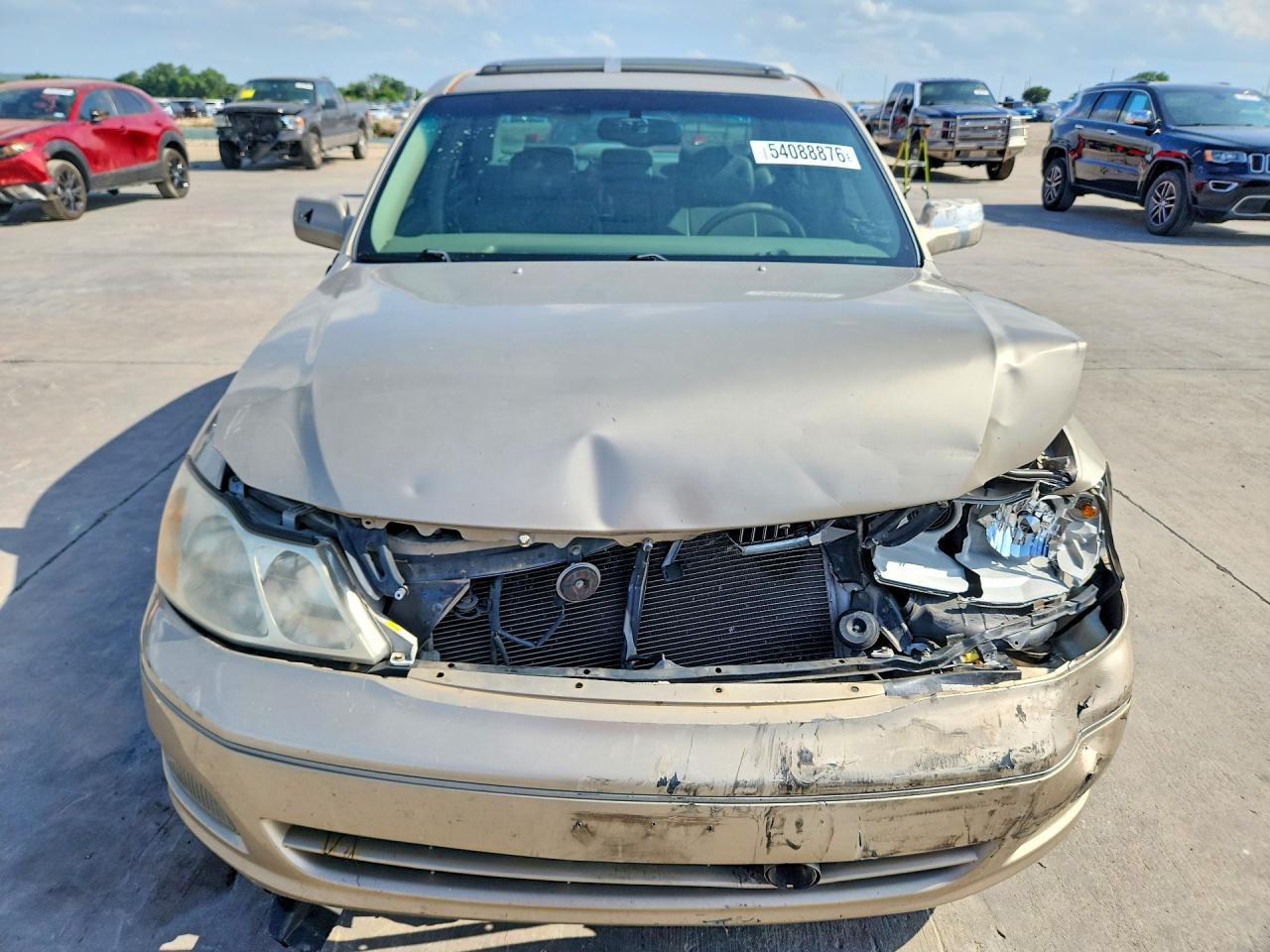 2000 Toyota Avalon VIN 4T1BF28B4YU029901 COPART salvage auction — Front End, TX - SALVAGE VEHICLE TITLE, sold $375 on 2026-07-09 (photo 5)