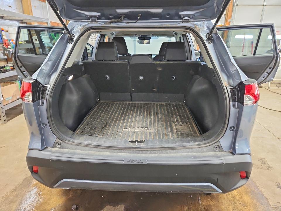 2024 Toyota Corolla cross VIN 7MUCAABG5RV083628 COPART salvage auction — FRONT END, Il - Salvage Certificate, sold $7,500 on 2026-07-13 (photo 6)