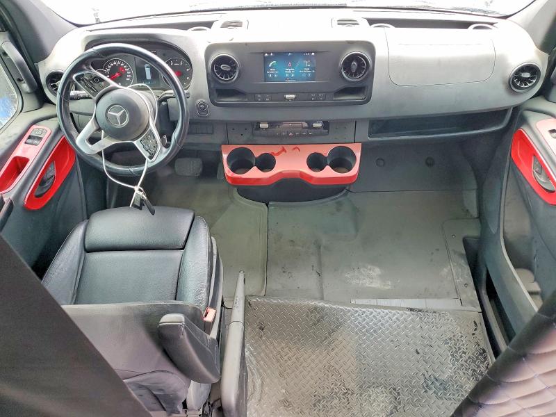 2019 Mercedes-benz Sprinter VIN WD4PF1CD4KP180035 COPART salvage auction — MINOR DENT/SCRATCHES, Ca - Salvage Certificate (P), sold $26,250 on 2026-07-02 (photo 8)