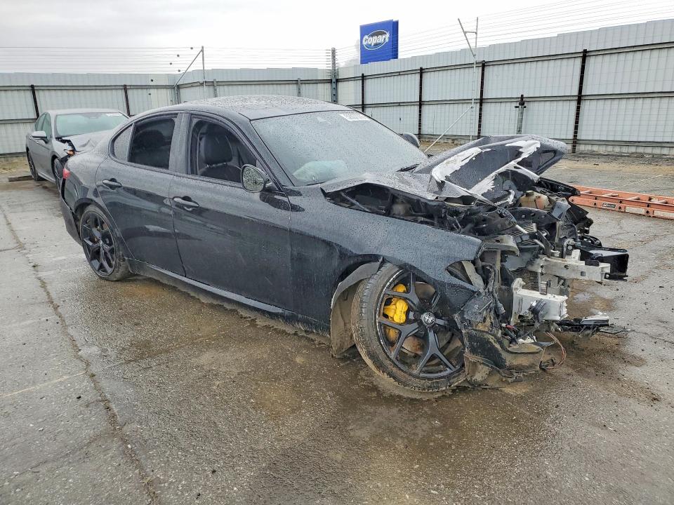 2021 Alfa romeo Giulia VIN ZARFAMBN6M7646069 COPART salvage auction — FRONT END, Ca - Salvage Certificate, sold $525 on 2026-07-24 (photo 4)