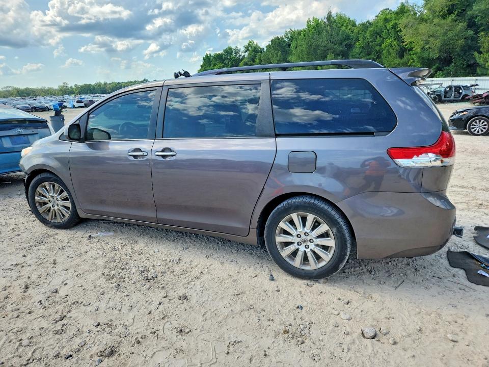 2011 Toyota Sienna VIN 5TDYK3DC4BS158456 COPART salvage auction — FRONT END, Fl - Cert Of Title Slvg Rebuildable, sold $400 on 2026-07-31 (photo 2)