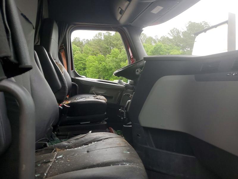 2021 Freightliner Cascadia 126 VIN 3AKJHHDR1MSMC0836 COPART salvage auction — SIDE, MS - CERT OF TITLE-SALVAGED, sold $7,000 on 2026-09-17 (photo 6)