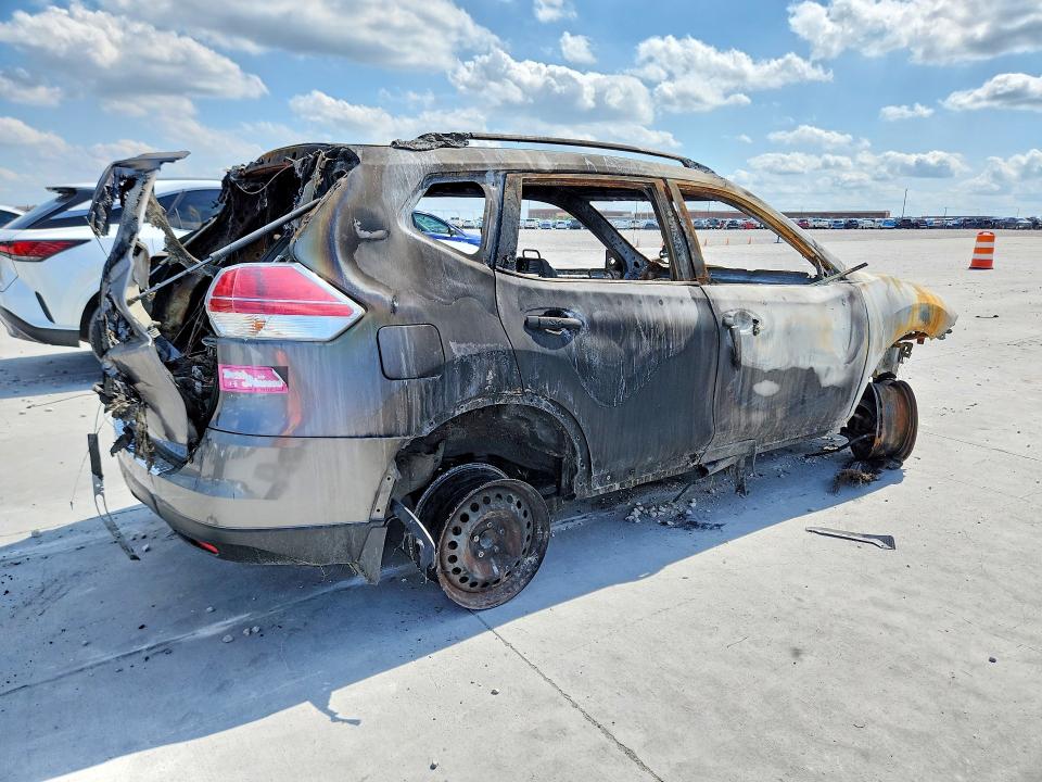 2016 Nissan Rogue sport VIN KNMAT2MT8GP681540 COPART salvage auction — BURN, Tx - Nonrepairable Title, sold $150 on 2026-07-24 (photo 3)