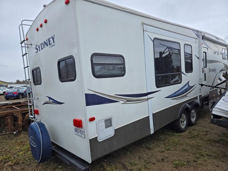 2013 Keystone rv Recreational vehicle (rv) VIN 4YDF33121DB630362 COPART salvage auction — ROOF, QC - IRRECUPERABLE, sold $175 on 2026-07-07 (photo 4)