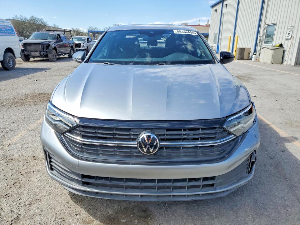 2024 Volkswagen Jetta VIN 3VWBM7BU4RM073689 COPART salvage auction — REAR END, Nv - Salvage Title, sold $3,650 on 2026-07-30 (photo 5)