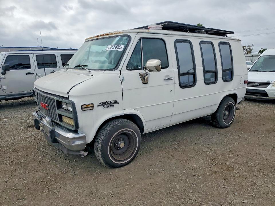 1992 Chevrolet G20 VIN 2GBEG25Z3N4112908 — COPART salvage auction photo
