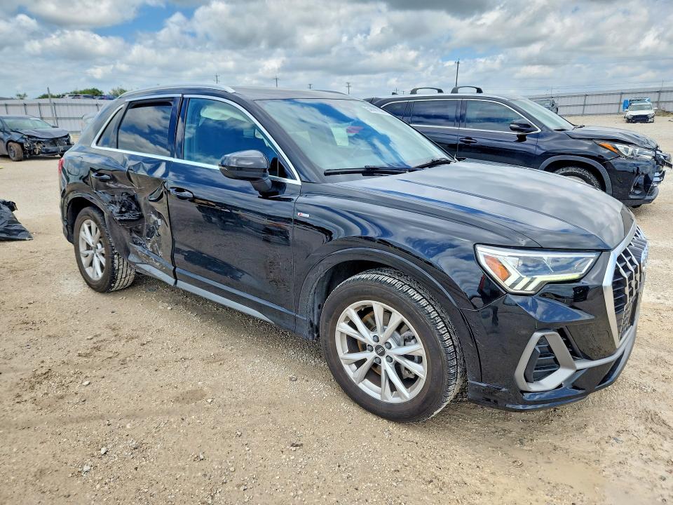 2022 Audi VIN WA1EECF39N1088780 COPART salvage auction — SIDE, Tx - Salvage Vehicle Title, sold $9,000 on 2026-07-30 (photo 4)