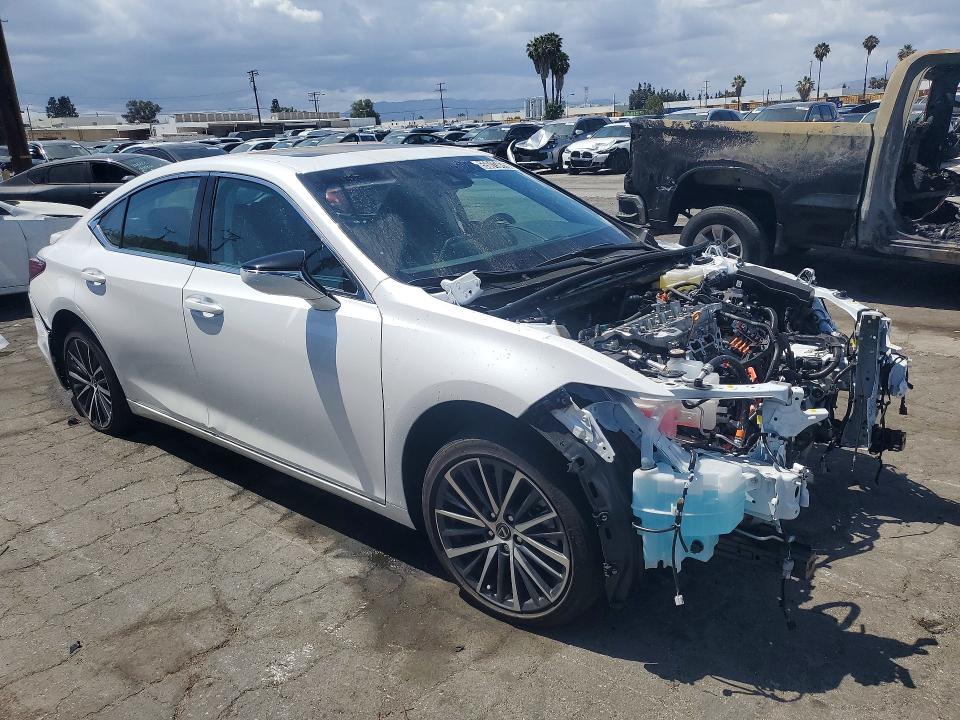 2025 Lexus Es 300h VIN 58ADA1C10SU075287 COPART salvage auction — ALL OVER, Ca - Certificate Of Title, sold $15,400 on 2026-07-02 (photo 4)