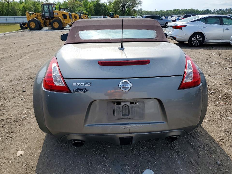 2010 Nissan 370z VIN JN1AZ4FHXAM303850 COPART salvage auction — MINOR DENT/SCRATCHES, Fl - Certificate Of Title, sold $500 on 2026-07-30 (photo 6)