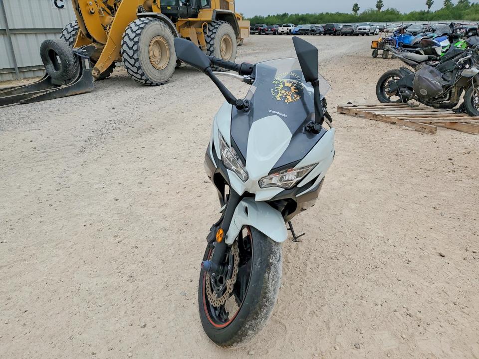 2023 Kawasaki VIN ML5EXER11PDA90124 COPART salvage auction — SIDE, Tx - Certificate Of Title, sold $1,700 on 2026-07-02 (photo 2)