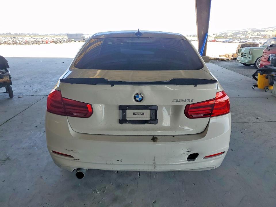 2018 BMW 3er VIN WBA8A9C57JAH13968 COPART salvage auction — FRONT END, Ca - Salvage Certificate, sold $975 on 2026-07-02 (photo 6)