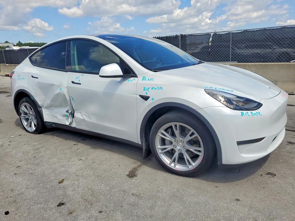 2024 Tesla VIN 7SAYGDEE4RA257574 COPART salvage auction — SIDE, Fl - Certificate Of Destruction, sold $15,300 on 2026-07-09 (photo 4)