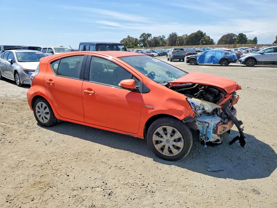 2013 Toyota Prius c VIN JTDKDTB38D1031566 COPART salvage auction — FRONT END, Ca - Salvage Certificate, sold $200 on 2026-07-07 (photo 4)