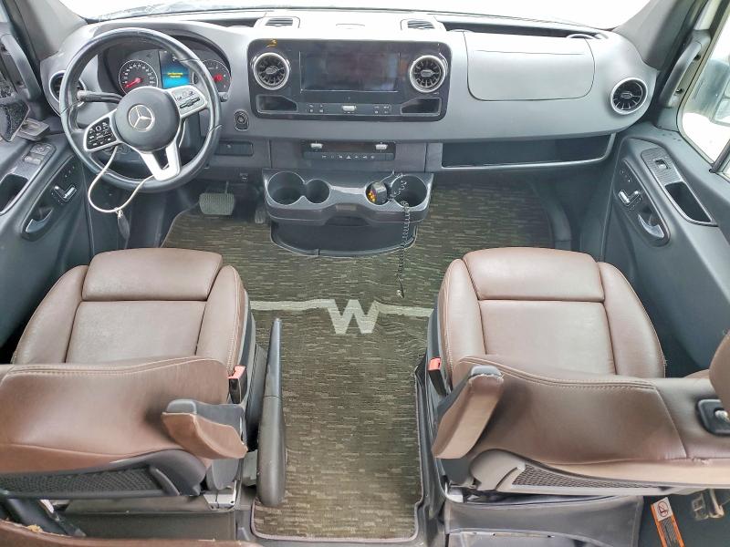 2020 Mercedes-benz VIN W1W8ED6Y2LP313138 COPART salvage auction — ROLLOVER, Or - Salvage Title Certificate, sold $30,500 on 2026-07-22 (photo 8)