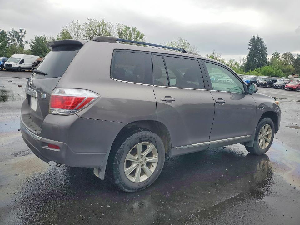 2011 Toyota Highlander hybrid VIN JTEBC3EH1B2003251 COPART salvage auction — MECHANICAL, Wa - Vehicle Cert Of Ownership-Titl, sold $825 on 2026-07-20 (photo 3)