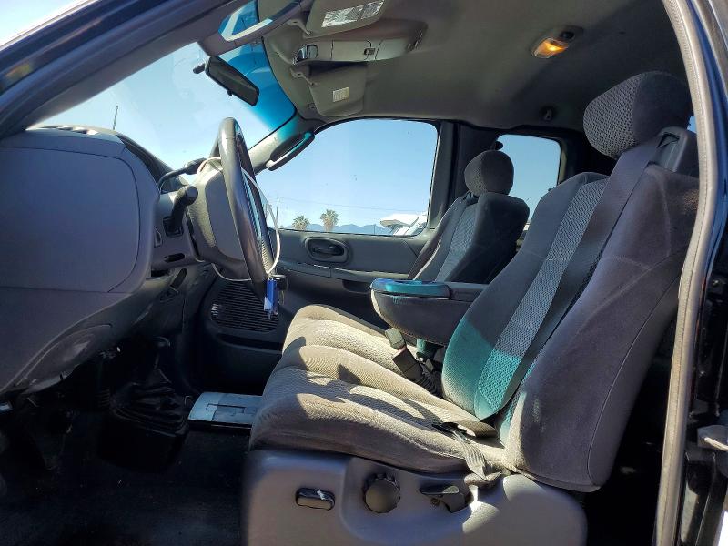 2002 Ford F-150 lightning VIN 1FTRX18L82NB46286 COPART salvage auction — MINOR DENT/SCRATCHES, CA - SALVAGE CERTIFICATE, sold $625 on 2026-07-09 (photo 7)
