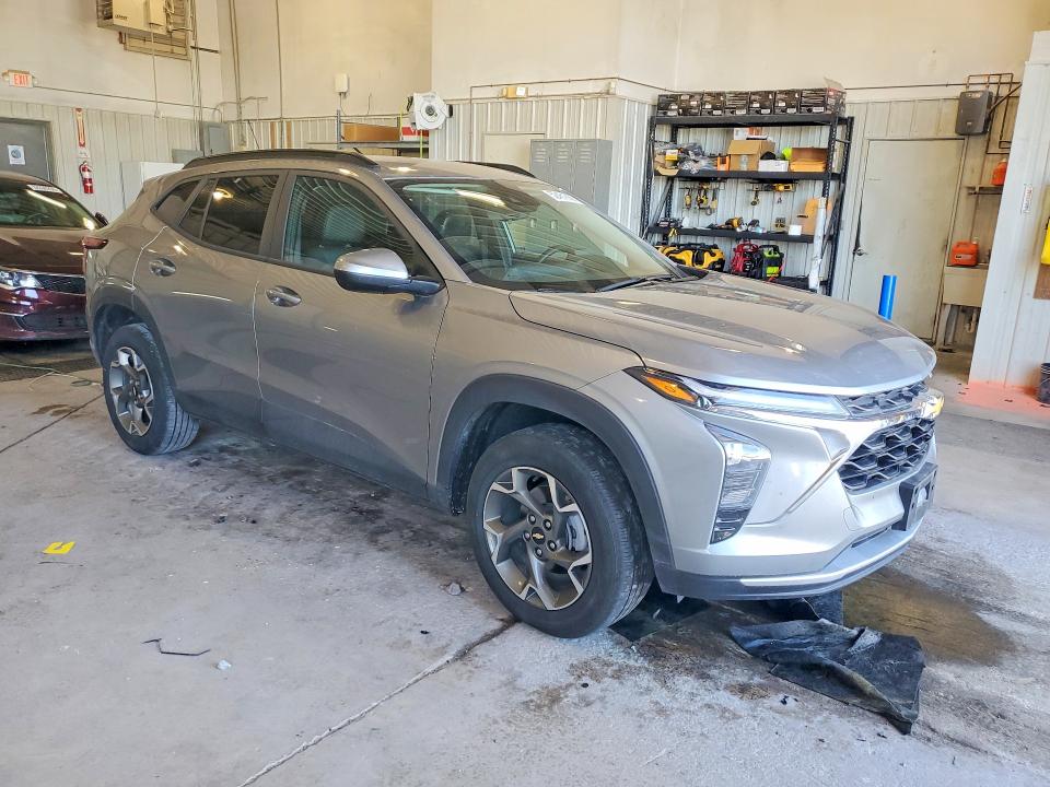 2025 Chevrolet Trax VIN KL77LHEP7SC199136 COPART salvage auction — FRONT END, Mo - Salvage Certificate Of Title, sold $70 on 2026-07-28 (photo 4)