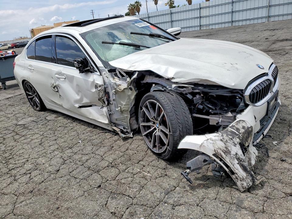 2020 BMW 3er VIN 3MW5R1J05L8B32601 COPART salvage auction — FRONT END, Ca - Dis/Dlr/Exp Only Clean Title, sold $7,300 on 2026-07-30 (photo 4)