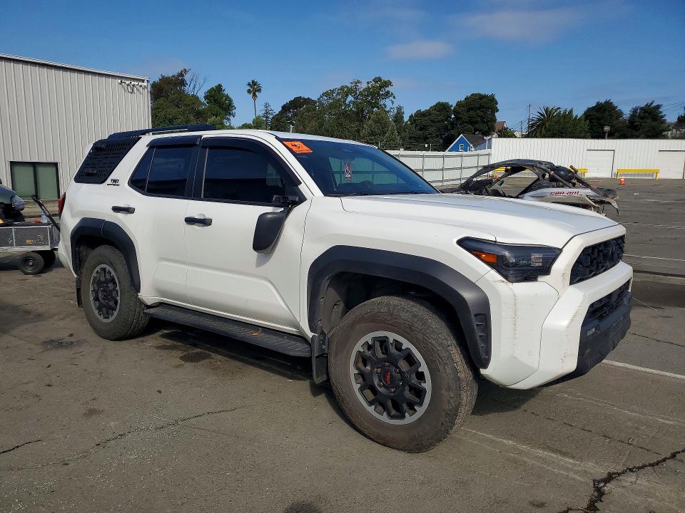 2025 Toyota 4runner VIN JTEVA5BR7S5009596 COPART salvage auction — UNDERCARRIAGE, Ca - Salvage Certificate, sold $300 on 2026-07-31 (photo 4)