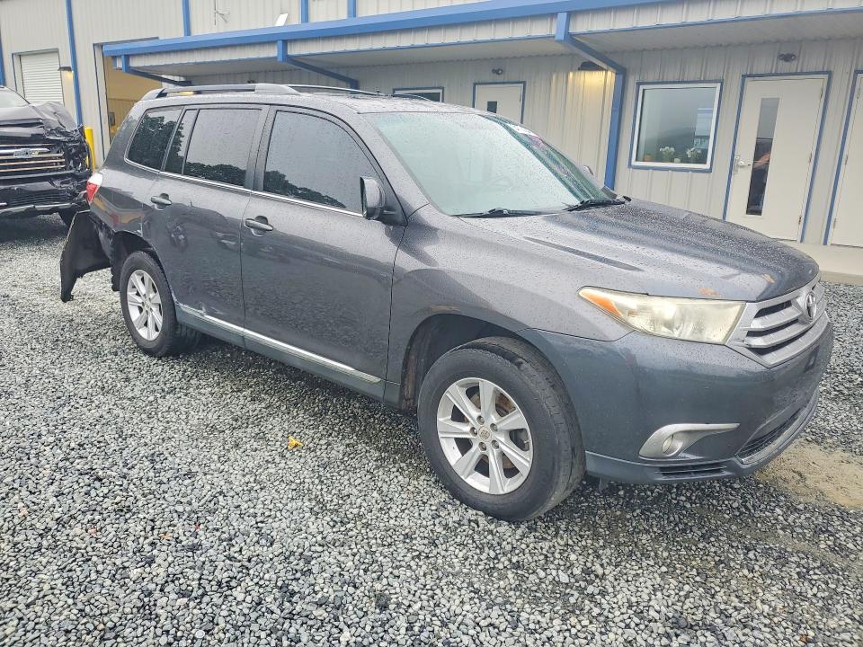 2011 Toyota Highlander VIN 5TDZA3EH7BS015034 COPART salvage auction — REAR END, Nc - Salvage Certificate Of Title, sold $5,900 on 2026-07-02 (photo 4)