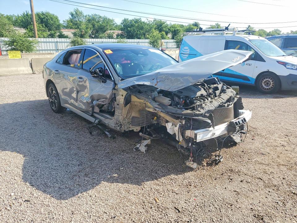 2025 Kia K5 VIN KNAG64J79S5270590 COPART salvage auction — FRONT END, TX - CERTIFICATE OF TITLE, sold $2,850 on 2026-07-14 (photo 4)