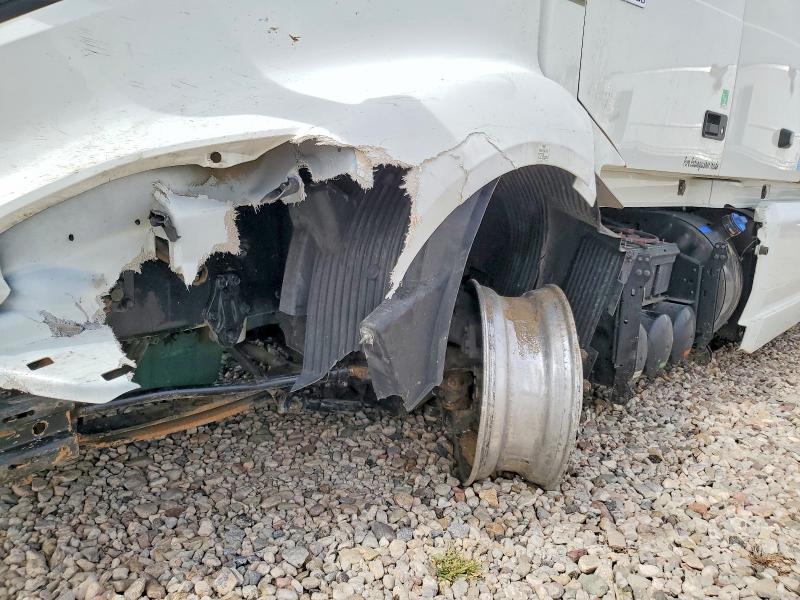 2021 Volvo VIN 4V4NC9EH1MN284817 COPART salvage auction — ROLLOVER, Ne - Cert Of Title-Salvage, sold $15 on 2026-07-30 (photo 9)