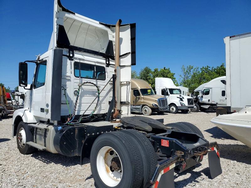 2018 Volvo VIN 4V4N39TG6JN892760 COPART salvage auction — NORMAL WEAR, In - Certificate Of Title, sold $5,700 on 2026-07-10 (photo 3)