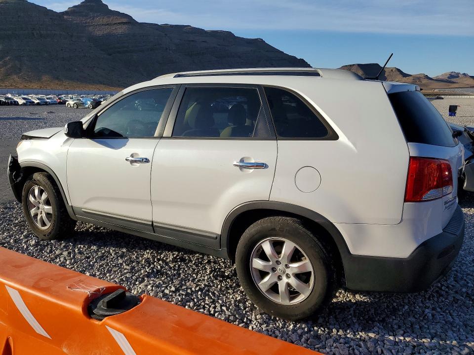2013 Kia Sorento VIN 5XYKT3A65DG337655 COPART salvage auction — FRONT END, Az - Cert Of Title - Salvage, sold $900 on 2026-07-06 (photo 2)
