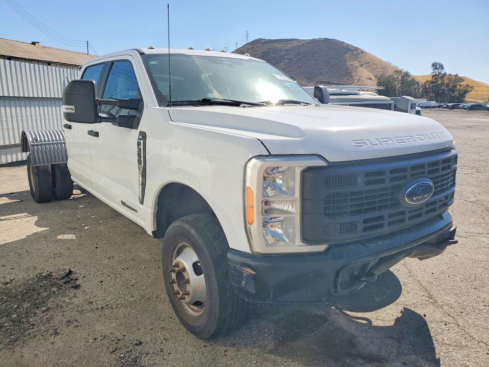 2023 Ford F-350 super duty VIN 1FT8W3DT5PEC22151 COPART salvage auction — FRONT END, IL - DIS/DLR/EXP ONLY CLEAN TITLE (P), sold $10,600 on 2026-07-15 (photo 4)