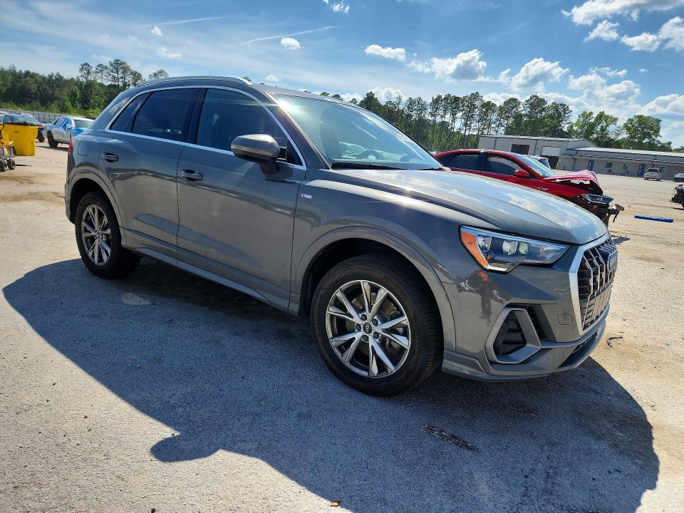 2022 Audi Q3 VIN WA1DECF33N1114060 COPART salvage auction — MECHANICAL, Sc - Certificate Of Title (P), sold $8,800 on 2026-07-25 (photo 4)