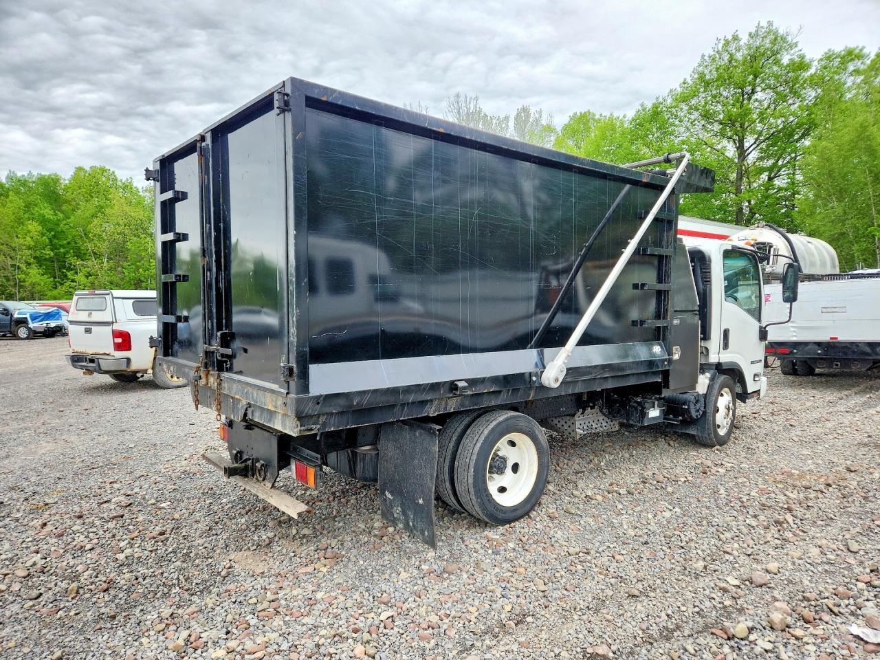 2024 Chevrolet 4500 VIN 54DCDW1D3RS205430 COPART salvage auction — Front End, PA - CERTIFICATE OF SALVAGE, sold $19,500 on 2026-06-19 (photo 3)