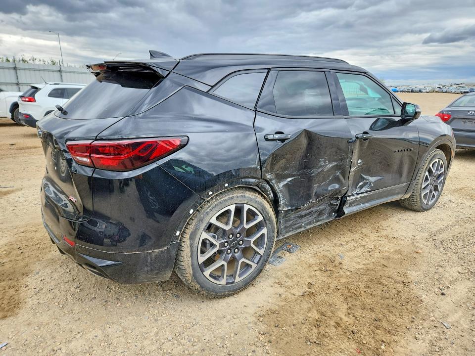 2024 Chevrolet Blazer VIN 3GNKBKRS8RS139633 COPART salvage auction — SIDE, AB - BOS - SALVAGE, sold $10,500 on 2026-07-02 (photo 3)