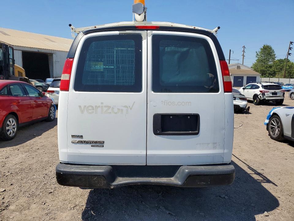 2011 Chevrolet Express 2500 VIN 1GCWGFCA9B1177107 COPART salvage auction — MINOR DENT/SCRATCHES, Ny - Certificate Of Title, sold $1,350 on 2026-07-08 (photo 6)