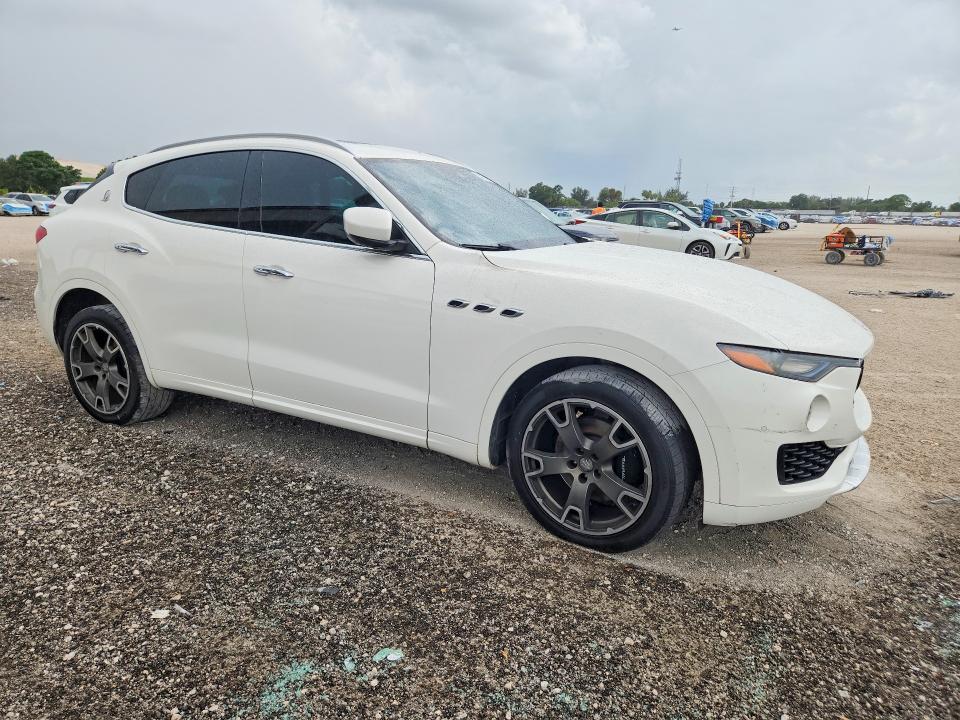 2017 Maserati Levante VIN ZN661XUL4HX211076 COPART salvage auction — Burn Engine, Salvage Title, sold $825 on 2026-07-28 (photo 4)
