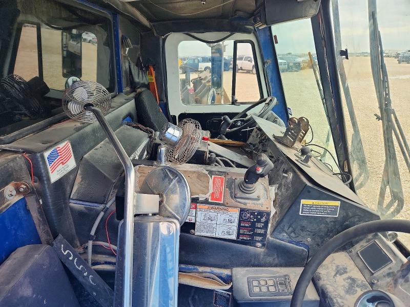 2016 Mack Leu613 VIN 1M2AU04C4GM010199 COPART salvage auction — FRONT END, FL - CERTIFICATE OF DESTRUCTION, sold $1,300 on 2026-07-09 (photo 6)