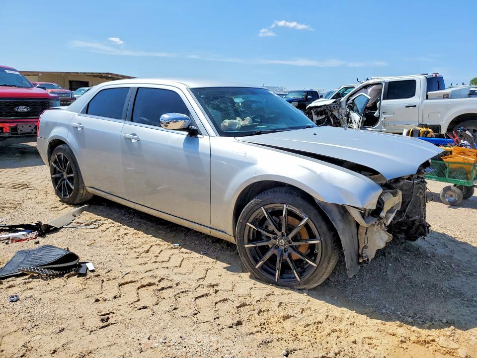 2009 Chrysler 300 VIN 2C3KA43D99H622959 COPART salvage auction — FRONT END, Tx - Salvage Vehicle Title, sold $175 on 2026-07-02 (photo 4)
