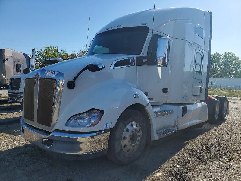 2022 Kenworth T680 VIN 1XKYDP9X9NJ473191 COPART salvage auction — SIDE, IN - CERT OF TITLE-SALVAGE TITLE, sold $8,400 on 2026-09-17 (photo 2)