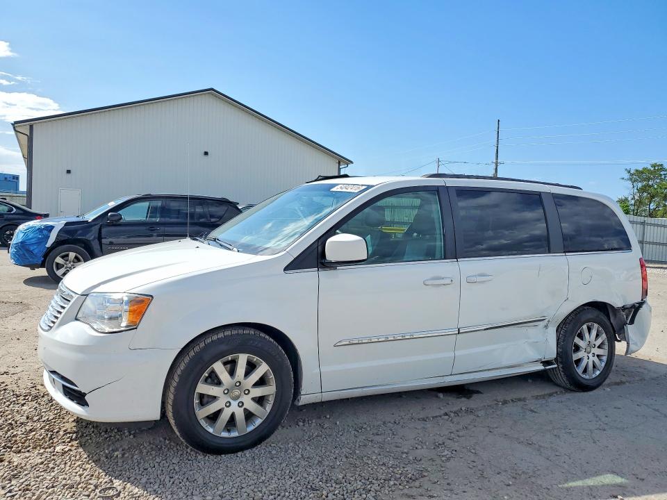 2015 Chrysler Town & country VIN 2C4RC1BG8GR198342 COPART salvage auction — SIDE, IA - CERT OF TITLE-SALVAGE TITLE, sold $1,550 on 2026-07-31 (photo 1)