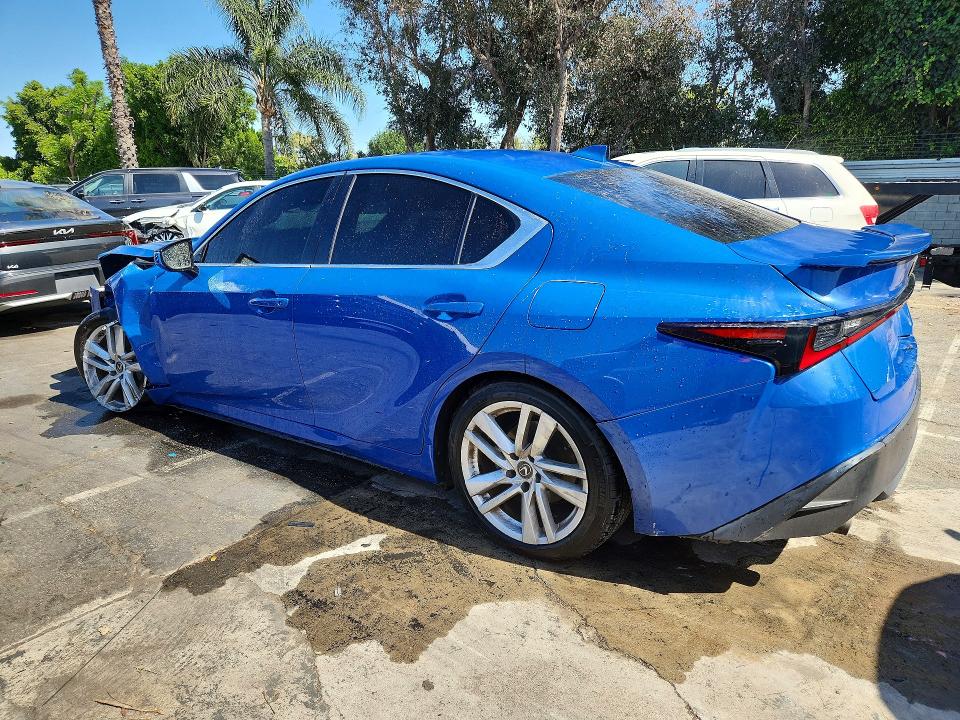 2021 Lexus Is VIN JTHAA1D28M5116413 COPART salvage auction — UNDERCARRIAGE, Salvage Title, sold $7,300 on 2026-07-28 (photo 2)