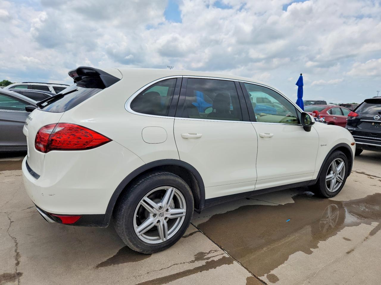 2012 Porsche Cayenne VIN WP1AE2A25CLA91463 COPART salvage auction — Minor Dent/Scratches, FL - CERTIFICATE OF TITLE, sold $1,800 on 2026-06-29 (photo 3)