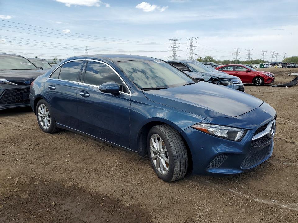 2019 Mercedes-benz A-klasse VIN WDD3G4FB2KW029109 COPART salvage auction — WATER/FLOOD, IL - SALVAGE CERT-FLOOD, sold $3,400 on 2026-07-28 (photo 4)