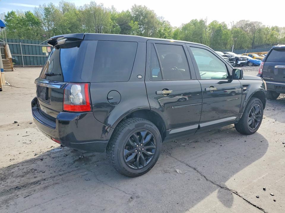 2011 Land rover Lr2 VIN SALFT2BN7BH231755 COPART salvage auction — REAR END, In - Certificate Of Title, sold $600 on 2026-07-03 (photo 3)