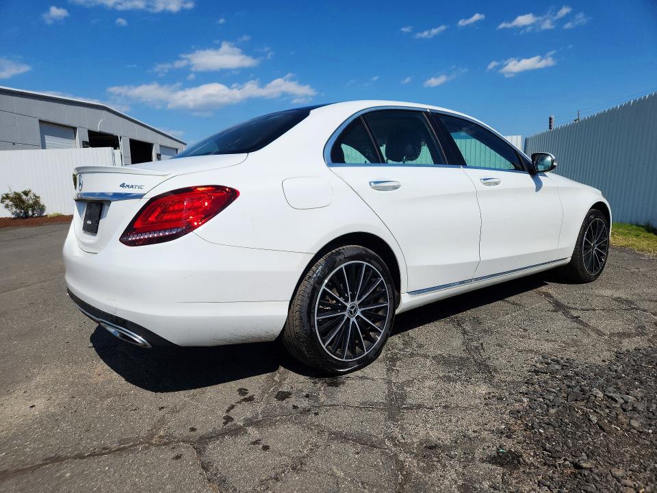 2021 Mercedes-benz C class VIN W1KWF8EBXMR608102 COPART salvage auction — MINOR DENT/SCRATCHES, MA - CERTIFICATE OF TITLE, sold $800 on 2026-07-21 (photo 3)