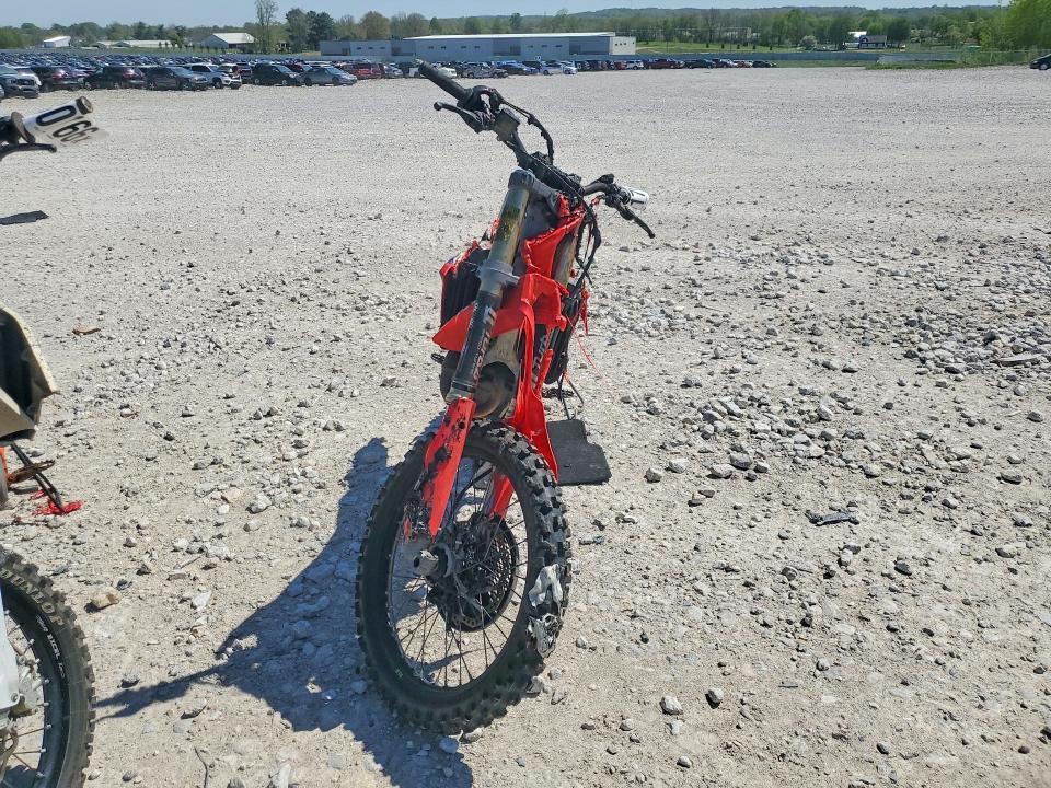 2022 Honda Crf250 VIN JH2ME1231NK402726 COPART salvage auction — BURN, Mi - Certificate Of Title, sold $1,800 on 2026-07-30 (photo 2)