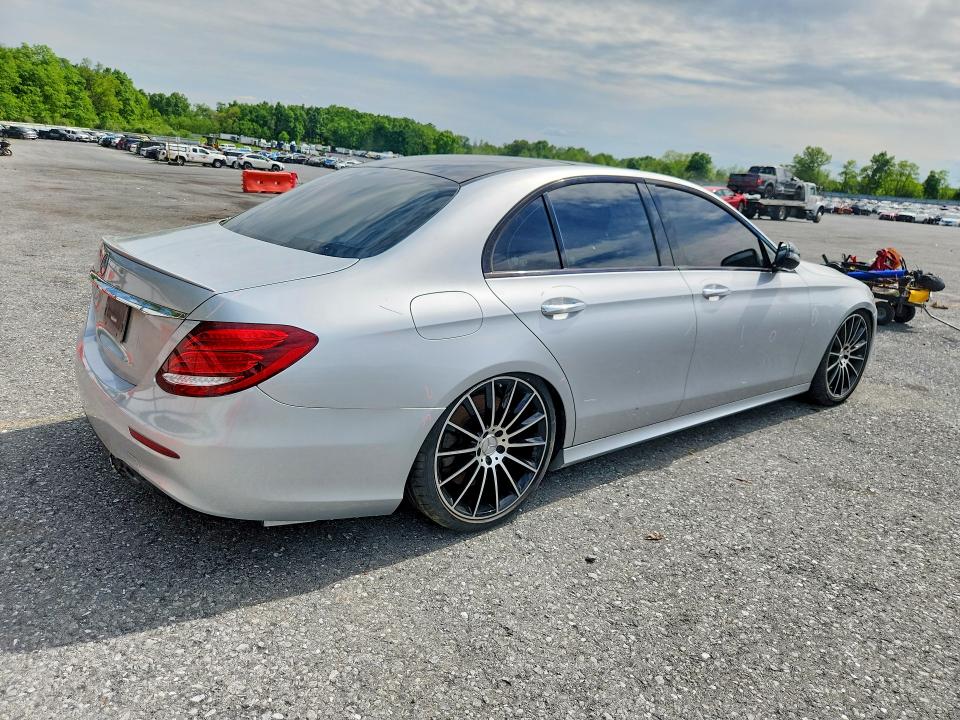 2020 Mercedes-benz VIN W1KZF6BB5LA810767 COPART salvage auction — MINOR DENT/SCRATCHES, In - Certificate Of Title (P), sold $18,600 on 2026-07-28 (photo 3)