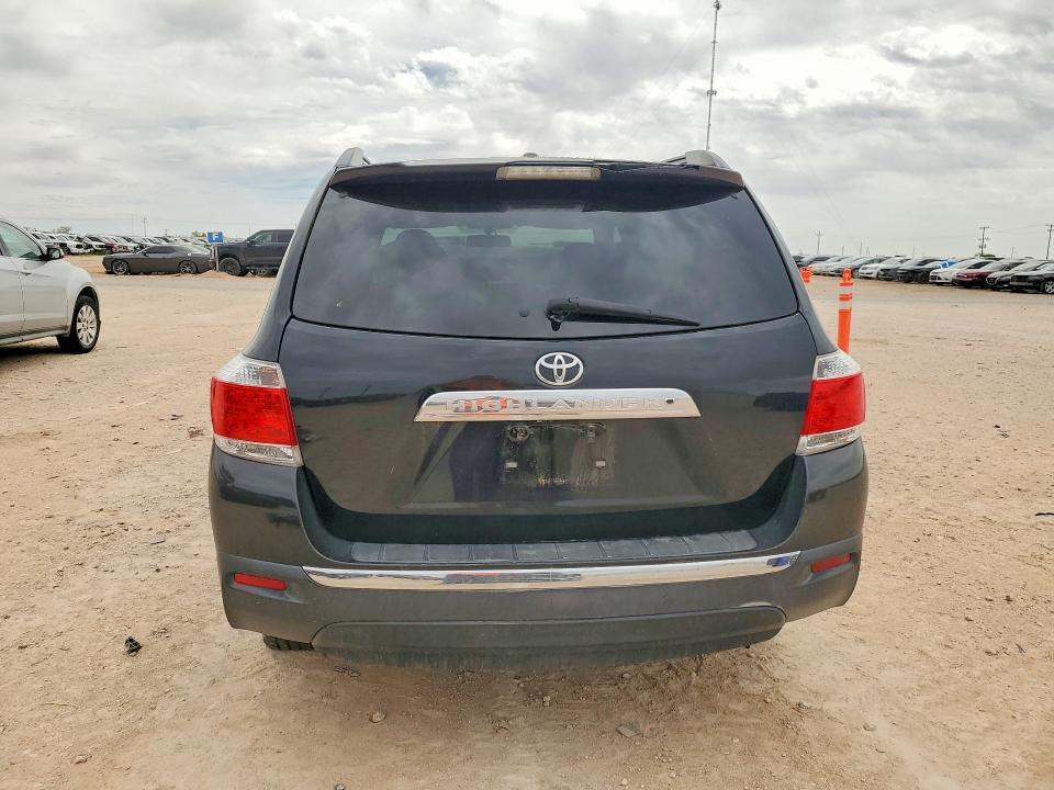 2011 Toyota Highlander VIN 5TDZK3EH4BS030099 COPART salvage auction — FRONT END, Tx - Salvage Vehicle Title, sold $975 on 2026-07-22 (photo 6)