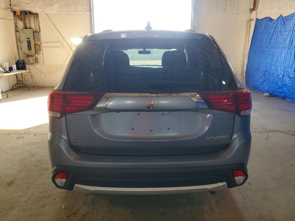 2018 Mitsubishi VIN JA4AD2A31JJ002794 COPART salvage auction — MINOR DENT/SCRATCHES, Tn - Certificate Of Title, sold $3,800 on 2026-07-08 (photo 6)