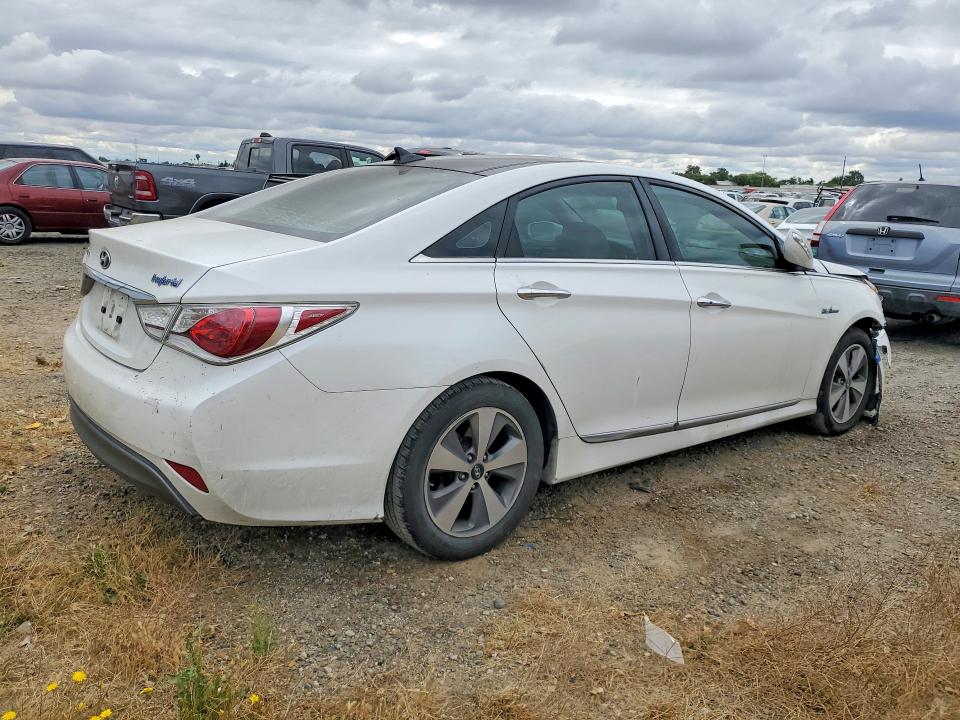 2011 Hyundai Sonata hybrid VIN KMHEC4A4XBA013854 COPART salvage auction — FRONT END, CA - SALVAGE CERTIFICATE, sold $100 on 2026-07-28 (photo 3)